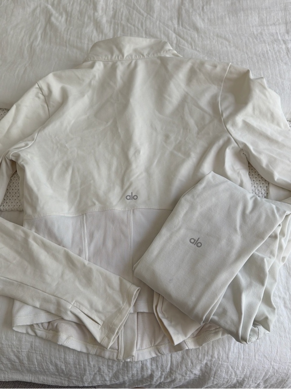 ALO Yoga Light Cream Jacket and Leggings Set